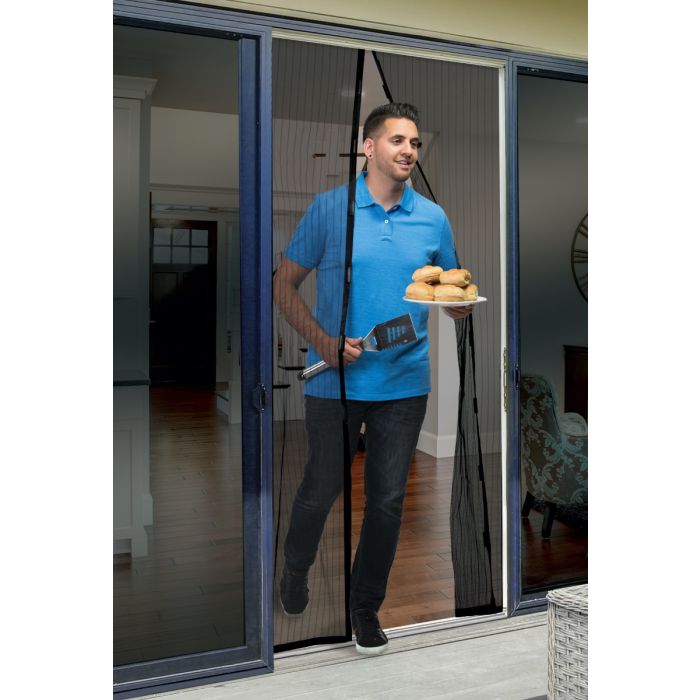 DELUXE Magic Mesh Hands-Free Screen Door